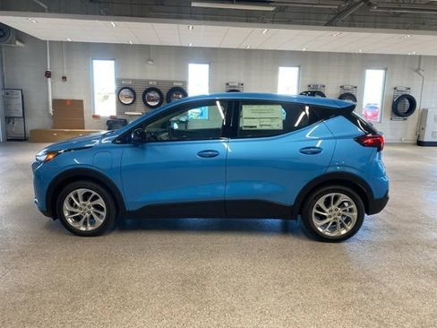 New 2027 Chevrolet Bolt LT w/ Comfort Package FWD image 9