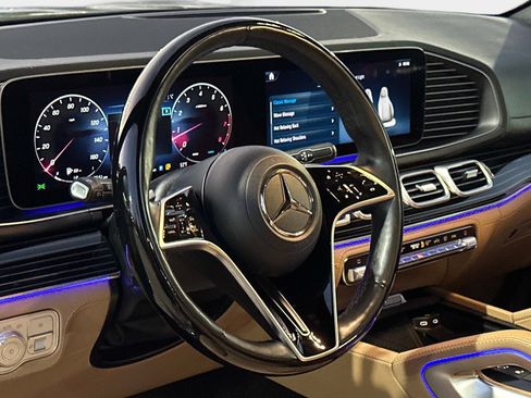 Certified 2024 Mercedes-Benz GLS 580 4MATIC image 31