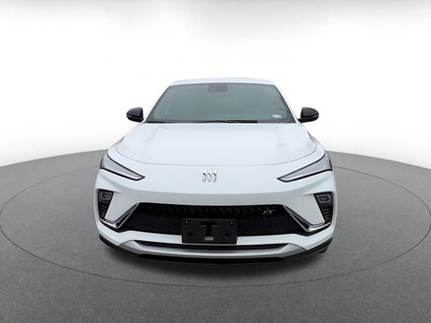 Used 2025 Buick Envista Sport Touring image 4