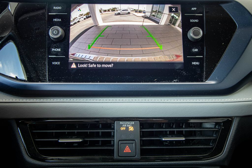Certified 2024 Volkswagen Taos SE AWD/4WD image 44