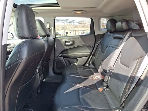 Used 2017 Jeep Compass Limited w/ Navigation Group image 10