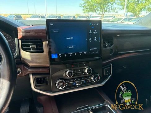 Used 2022 Ford Expedition Limited AWD/4WD image 11