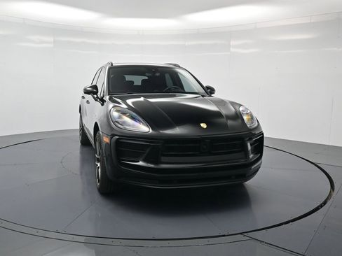 Used 2022 Porsche Macan image 33