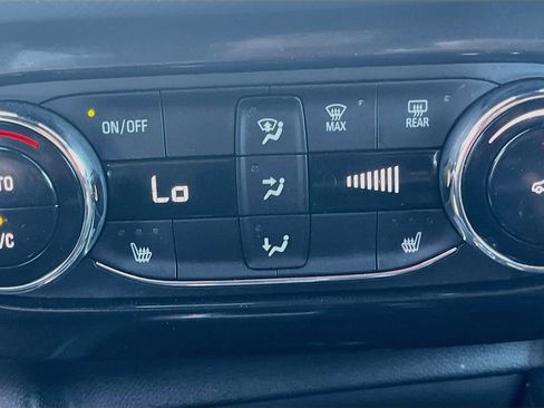 Used 2025 Chevrolet TrailBlazer ACTIV w/ Convenience Package FWD image 19