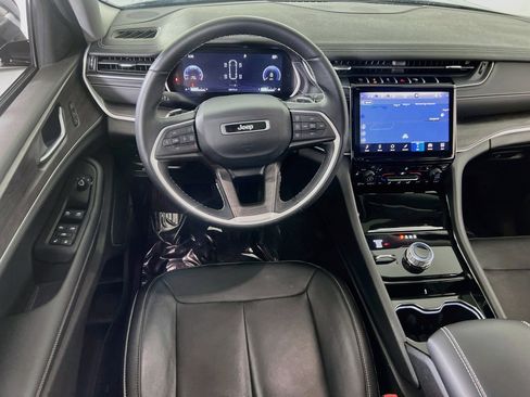 Used 2022 Jeep Grand Cherokee Limited AWD/4WD image 23