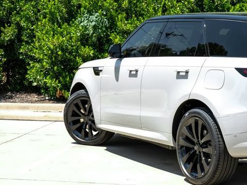 New 2026 Land Rover Range Rover Sport Dynamic SE AWD/4WD image 14