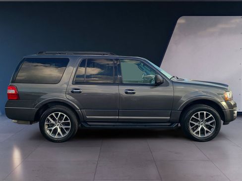 Used 2017 Ford Expedition XLT w/ Equipment Group 202A RWD image 6