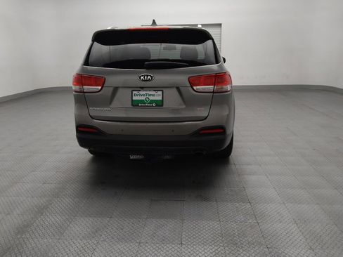 Used 2018 Kia Sorento FWD image 7