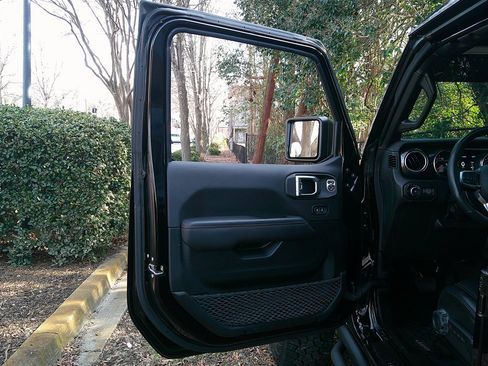 Used 2022 Jeep Wrangler Unlimited Rubicon 392 w/ Xtreme Recon 35" Tire Package image 10