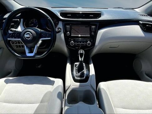 Certified 2019 Nissan Rogue Sport SV w/ Technology Package FWD image 7