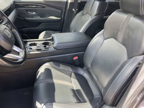 Certified 2024 Honda Pilot Touring image 17