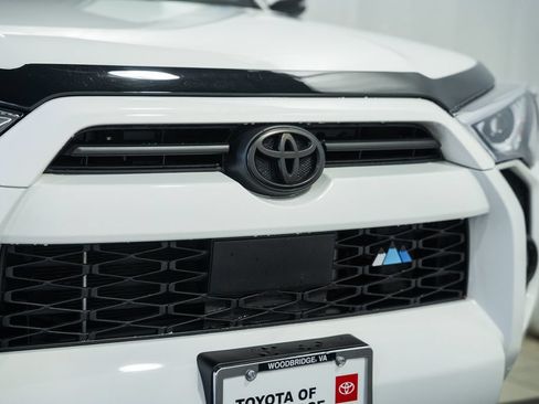 Used 2023 Toyota 4Runner SR5 Premium w/ Moonroof Package RWD image 9