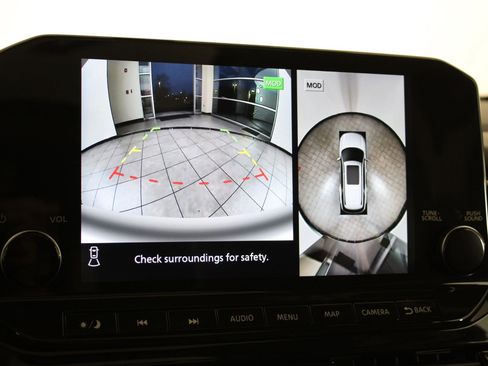 Used 2024 Nissan Pathfinder Platinum image 31