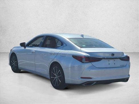 Used 2024 Lexus ES 350 w/ Premium Package image 7