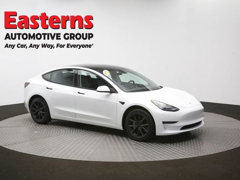 Used 2023 Tesla Model 3 Standard Range image 45