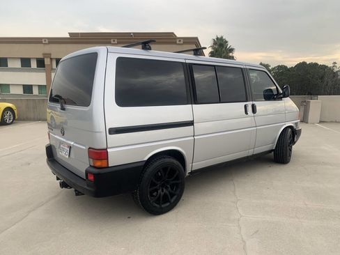 Used 2003 Volkswagen Eurovan MV image 9