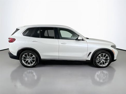 Used 2022 BMW X5 xDrive40i w/ Premium Package AWD/4WD image 7