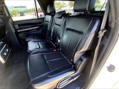 Used 2021 Ford Expedition Max XLT image 20