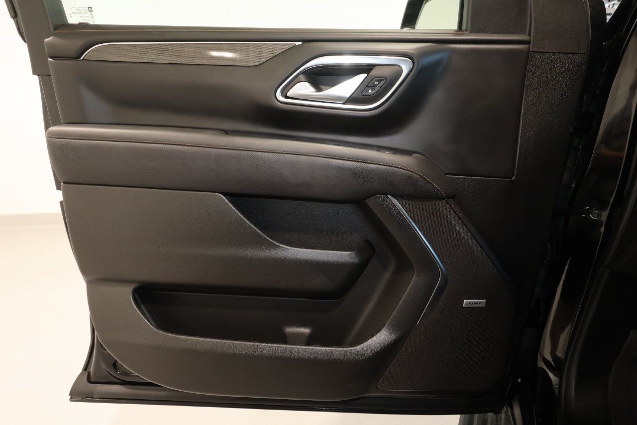 Used 2024 GMC Yukon XL AT4 w/ AT4 Premium Plus Package AWD/4WD image 23