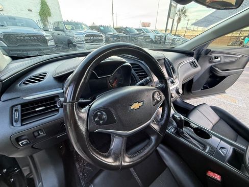 Used 2017 Chevrolet Impala LT FWD image 20