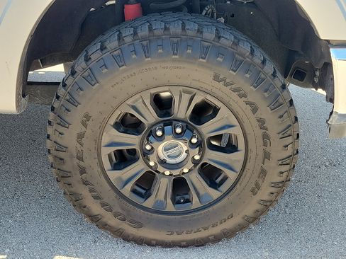 Used 2021 Ford F250 Lariat w/ Tremor Off-Road Package AWD/4WD image 7