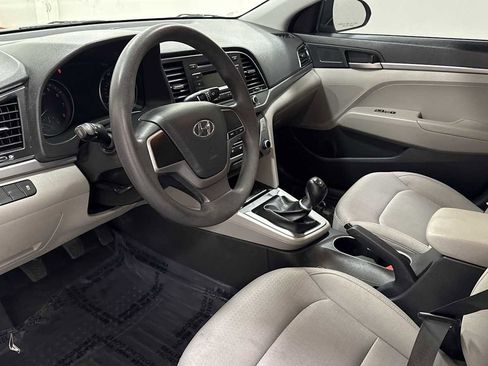 Used 2018 Hyundai Elantra SE image 12
