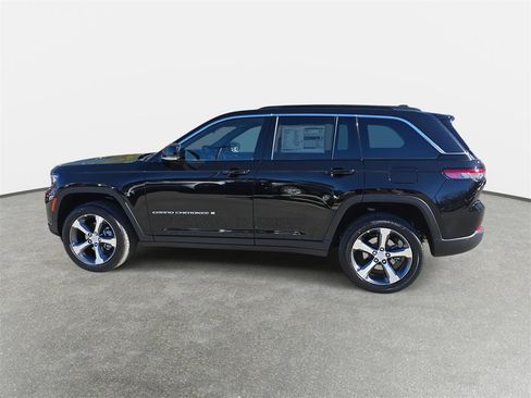 New 2025 Jeep Grand Cherokee Limited image 8