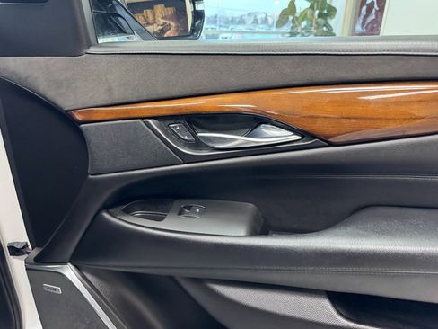 Used 2017 Cadillac Escalade Premium Luxury image 16