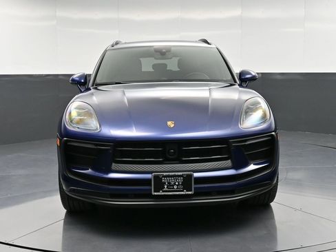 Certified 2025 Porsche Macan image 11
