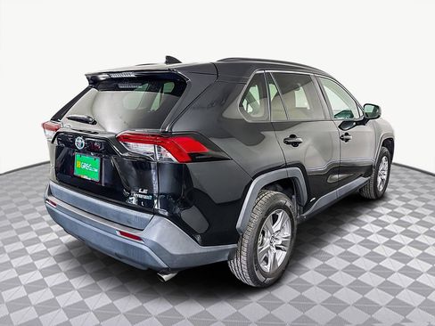 Used 2022 Toyota RAV4 LE image 10