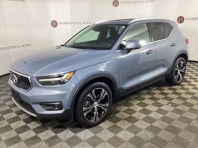 Used 2022 Volvo XC40 T5 Inscription w/ Climate Package
