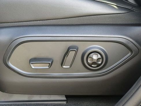 New 2025 Jeep Grand Cherokee Limited w/ Black Appearance Package image 23