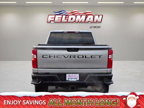 Used 2024 Chevrolet Silverado 2500 Custom w/ Custom Value Package image 4