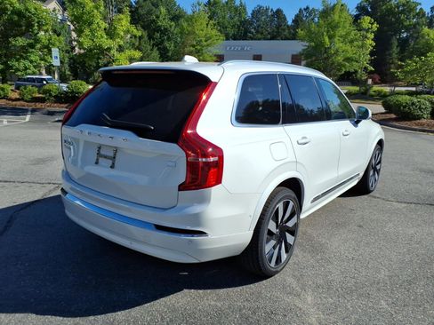 Certified 2024 Volvo XC90 T8 Plus AWD/4WD image 3