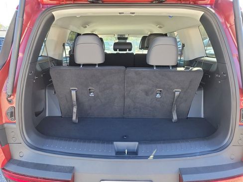 Used 2025 Hyundai Santa Fe SEL FWD image 7