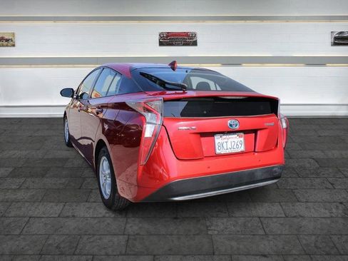Used 2017 Toyota Prius Two w/ Prius Two Safety Plus Package FWD image 6