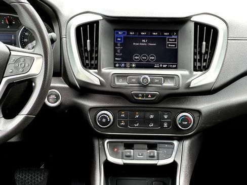 Used 2024 GMC Terrain SLE FWD image 28