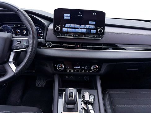 Used 2023 Mitsubishi Outlander SE AWD/4WD image 9