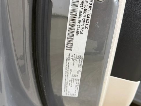 Used 2023 Chrysler Pacifica Touring-L FWD image 66