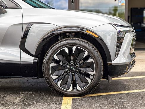 Used 2024 Chevrolet Blazer EV RS AWD/4WD image 10