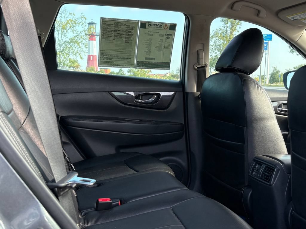 Used 2018 Nissan Rogue S FWD image 20