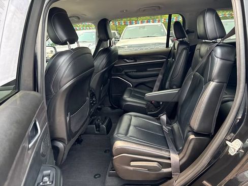 Used 2021 Jeep Grand Cherokee L Limited AWD/4WD image 20