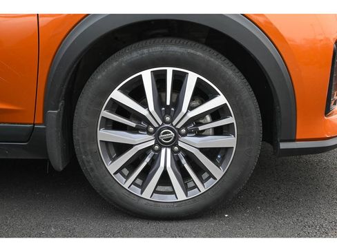 Used 2021 Nissan Kicks SV FWD image 6