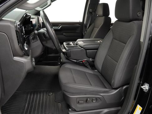 Used 2024 Chevrolet Silverado 1500 LT AWD/4WD image 7