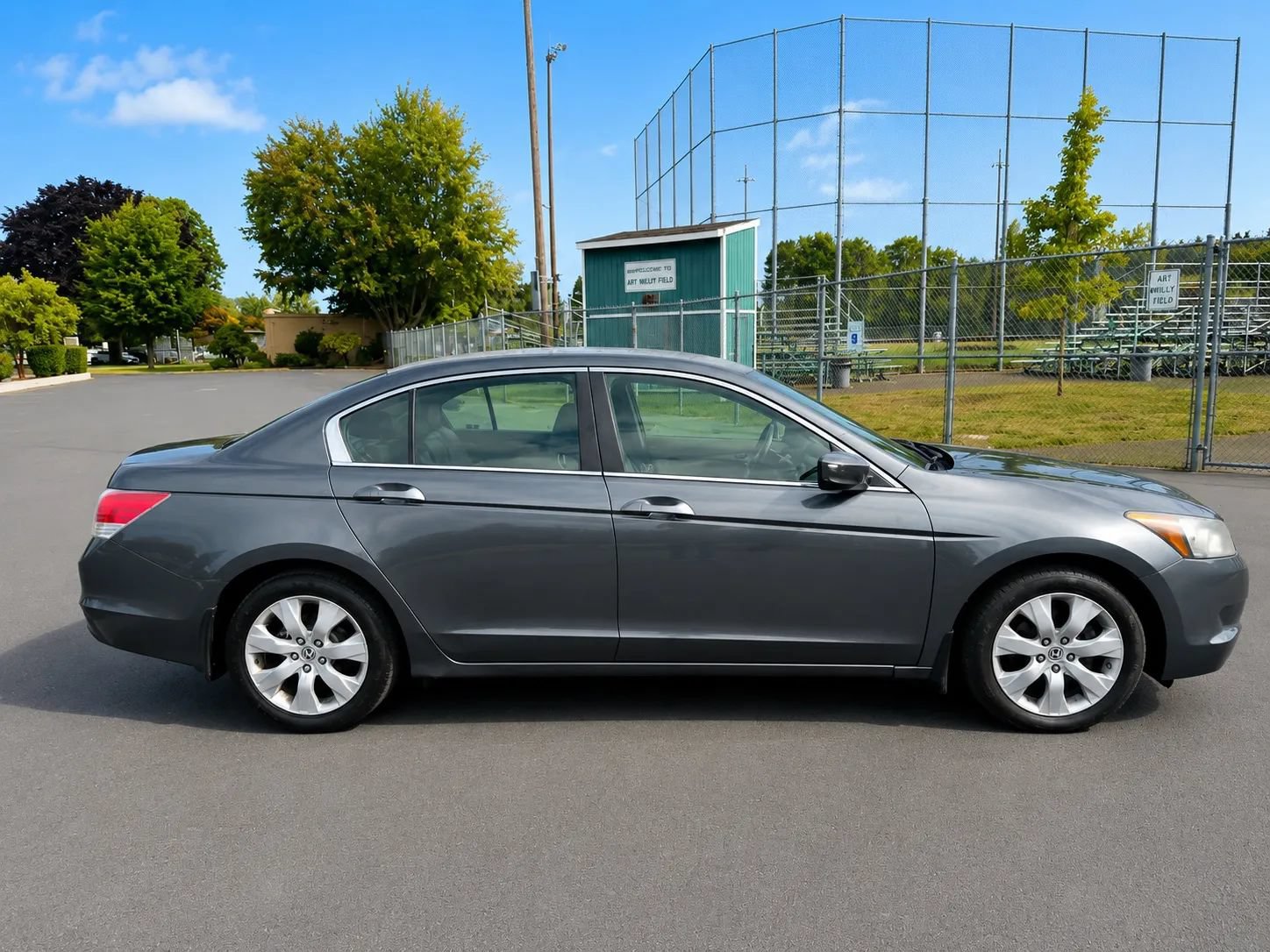 Used 2010 Honda Accord EX-L image 6
