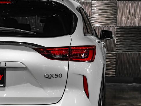 Used 2021 INFINITI QX50 Luxe FWD image 43