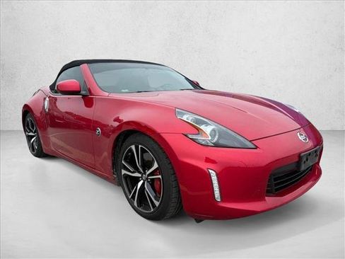 Used 2018 Nissan 370Z Touring Sport RWD image 3