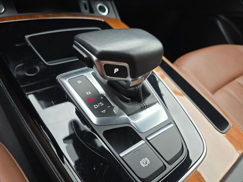 Used 2022 Audi Q5 2.0T Premium image 26