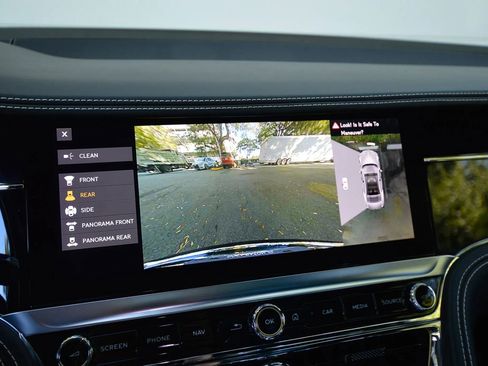 Used 2022 Bentley Flying Spur V8 image 47