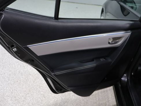 Used 2015 Toyota Corolla LE FWD image 18
